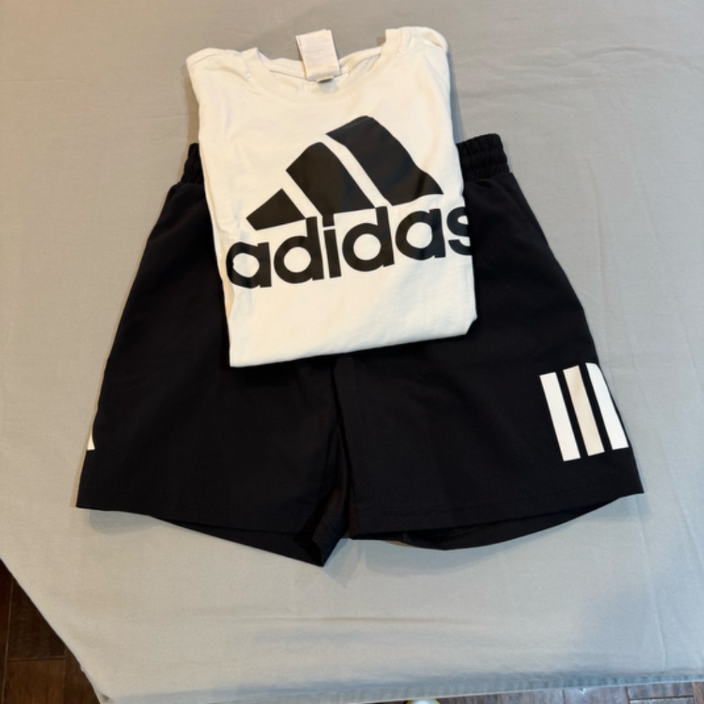 Adidas Club Tennis 3-Stripe Shorts - 13-14Y and Single Big Logo Tee - Men XS